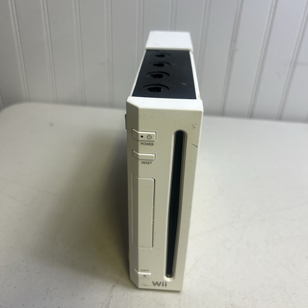 Nintendo Wii RVL-001 512 MB Home Console - White For Parts